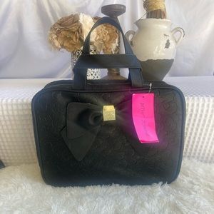 🔥🔥🔥Low start🔥🔥🔥NWT Betsy Johnson Weekender Makeup/Toiletry Bag